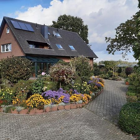 Ferienwohnung Van Den Berg เรส ภายนอก รูปภาพ
