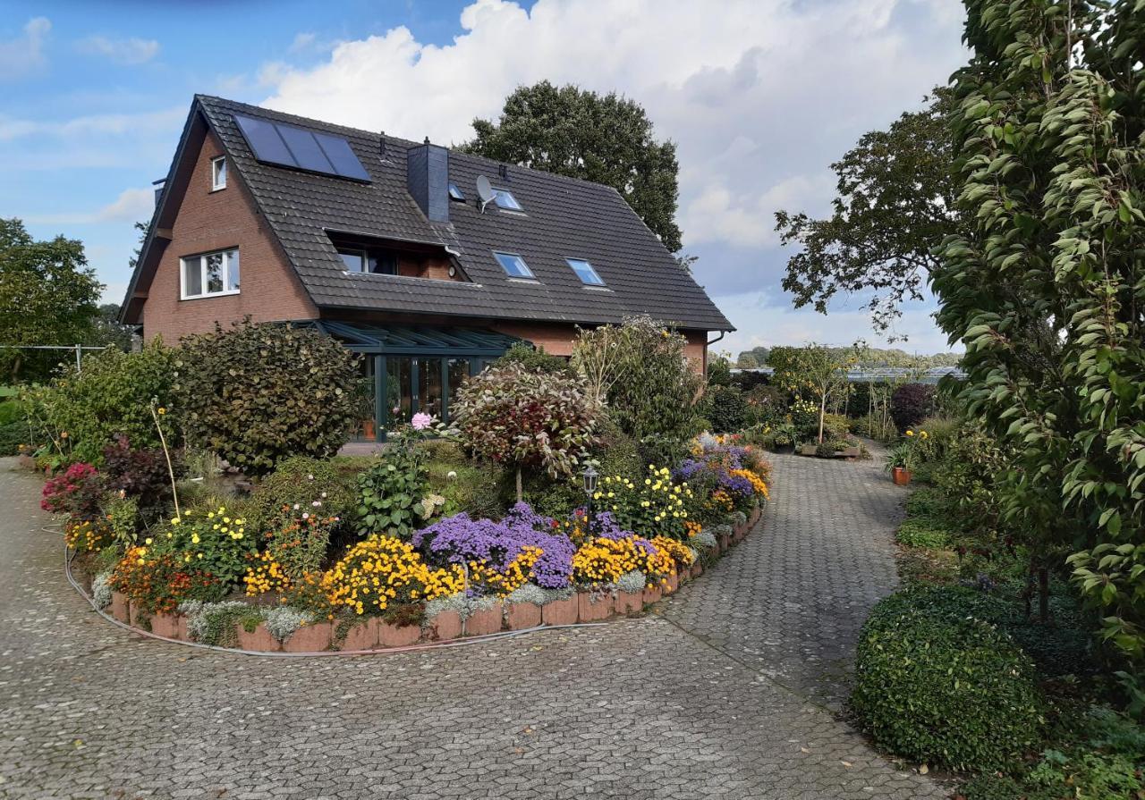 Ferienwohnung Van Den Berg เรส ภายนอก รูปภาพ